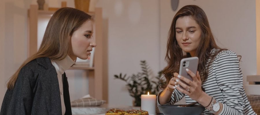 En Yakın Arkadaşlara Alınabilecek Anlamlı Hediyeler